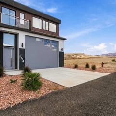 The Desert Terrace- Views, Sleeps 6, 3 BR