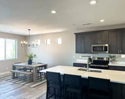 The Retreat - Hot Tub, Fire Pit, Boat Parking - Image 5