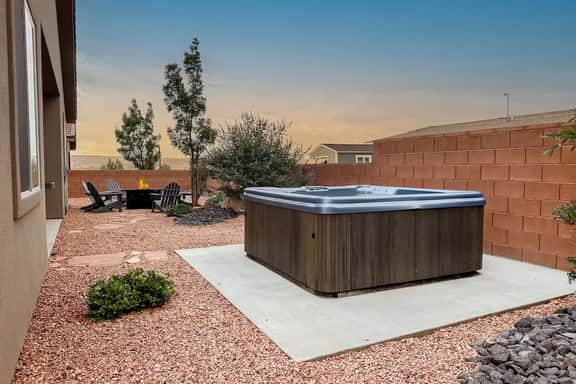 The Retreat - Hot Tub, Fire Pit, Boat Parking - Image 1