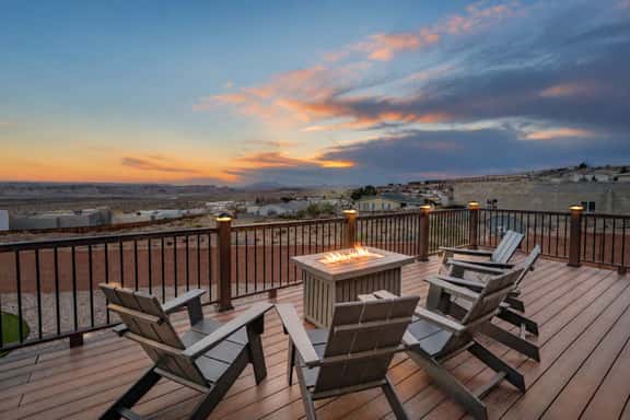 The Hideaway - 50 Mile Views, Sleeps 8, Big Garage - Image 1