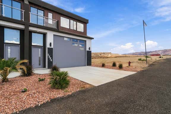 The Desert Terrace- Views, Sleeps 6, 3 BR - Image 1