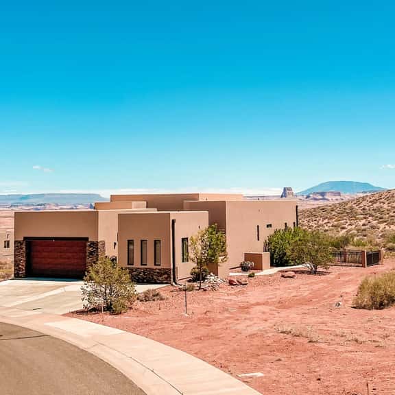 The Cliff Dweller - 3400sf, 50-Mile Views, Hot Tub - Image 1