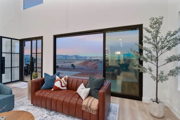 The Lookout- Luxe, Hot Tub, Firepit, 50-Mile Views - Image 3